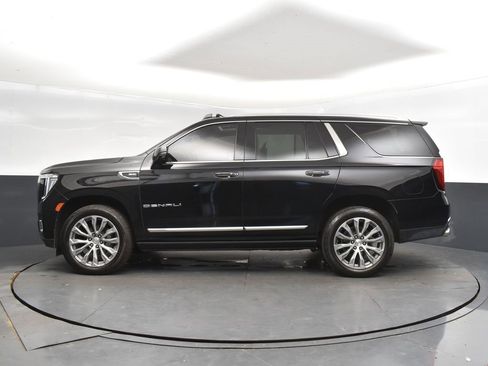 Used 2021 GMC Yukon Denali w/ Denali Premium Package image 4