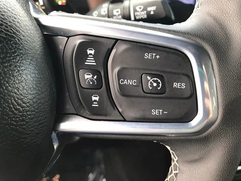 Used 2025 Jeep Wrangler Unlimited Sahara w/ Safety Group AWD/4WD image 14