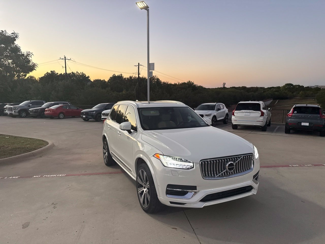 Used 2024 Volvo XC90 T8 Ultimate w/ Protection Package Premier AWD/4WD image 4