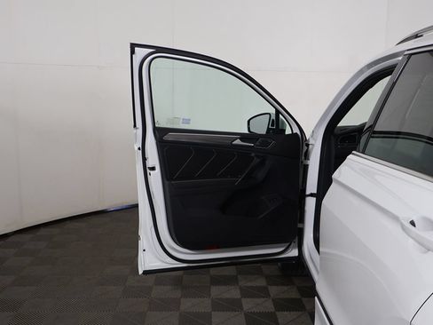 Used 2023 Volkswagen Tiguan SEL R-Line AWD/4WD image 21