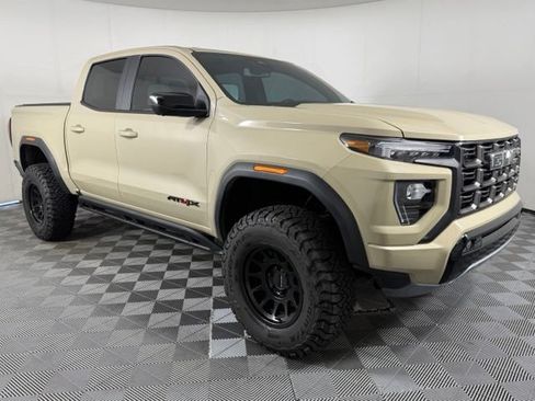 Used 2024 GMC Canyon AT4X AWD/4WD image 11