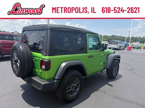 Used 2025 Jeep Wrangler Sport AWD/4WD image 5