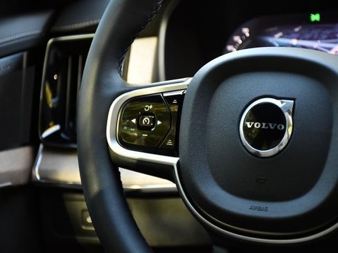 New 2026 Volvo XC90 B6 Plus w/ Protection Package Premier image 22