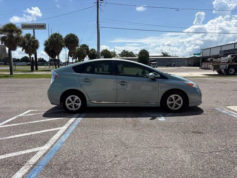 Used 2012 Toyota Prius Four FWD image 2