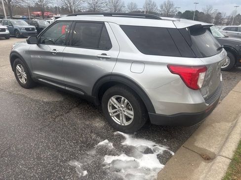 Used 2023 Ford Explorer XLT w/ Equipment Group 202A image 7