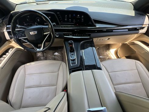 Used 2024 Cadillac Escalade Premium Luxury AWD/4WD image 27