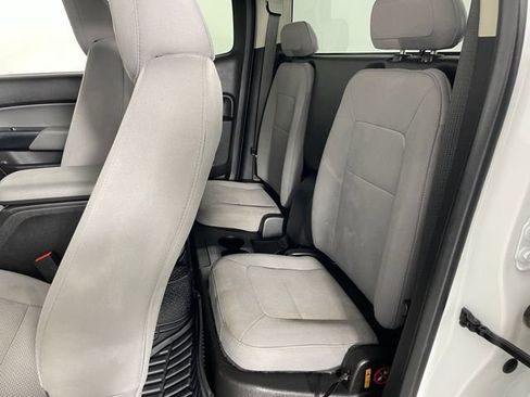 Used 2018 Chevrolet Colorado W/T AWD/4WD image 14