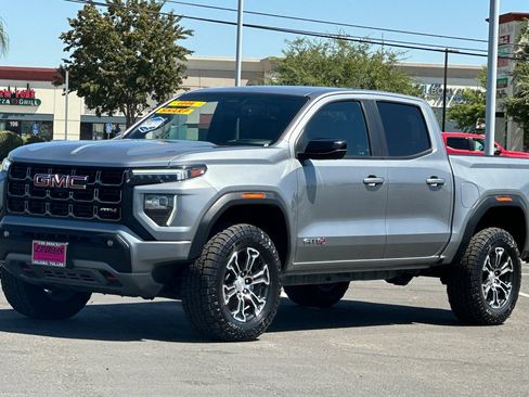 Used 2023 GMC Canyon AT4 w/ AT4 Premium Package AWD/4WD image 9