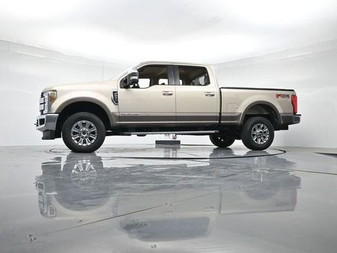 Used 2018 Ford F250 Lariat w/ Chrome Package image 35