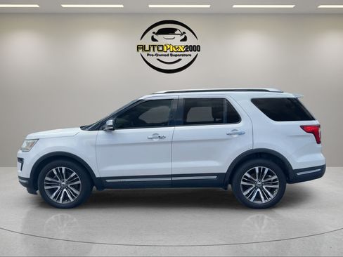 Used 2018 Ford Explorer Platinum AWD/4WD image 4