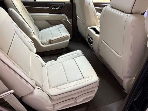 Used 2021 GMC Yukon Denali w/ Denali Premium Package image 46