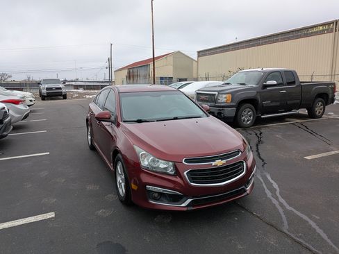 Used 2016 Chevrolet Cruze LT w/ Sun And Sound Package image 3