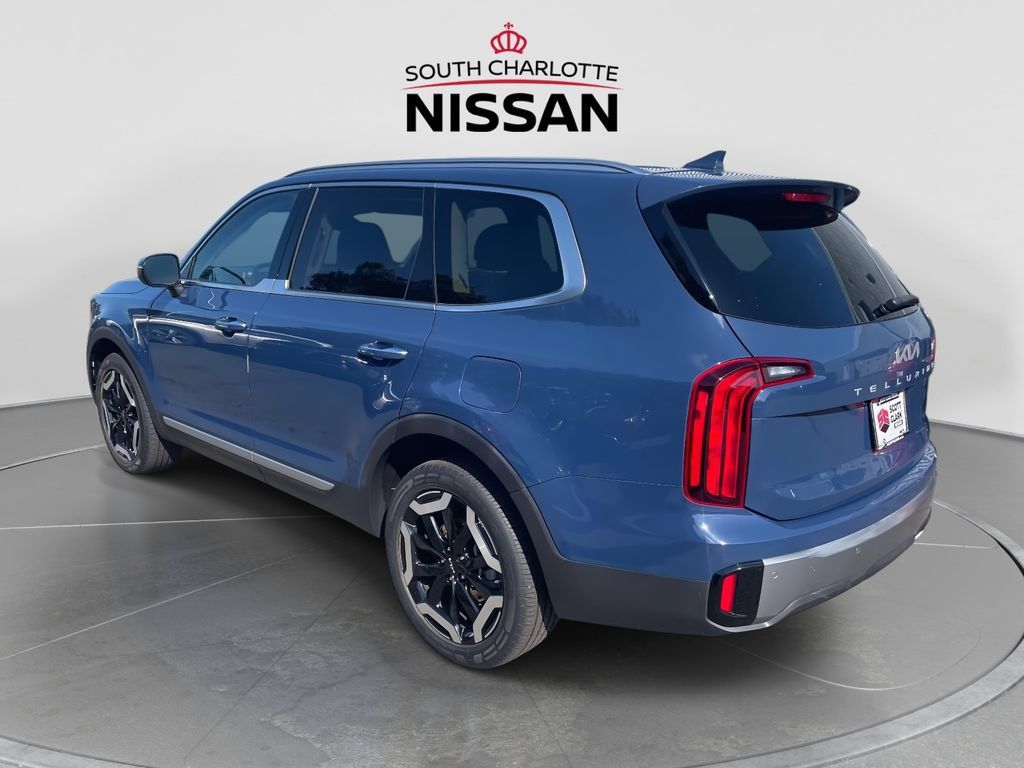 Used 2025 Kia Telluride S FWD image 4