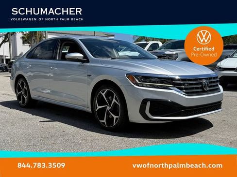 Used 2020 Volkswagen Passat 2.0T R-Line image 1