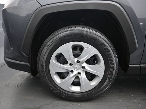 Used 2021 Toyota RAV4 LE FWD image 46