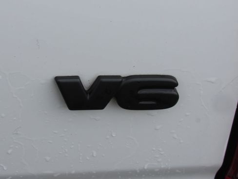 Used 2023 Toyota Tacoma SR5 RWD image 8