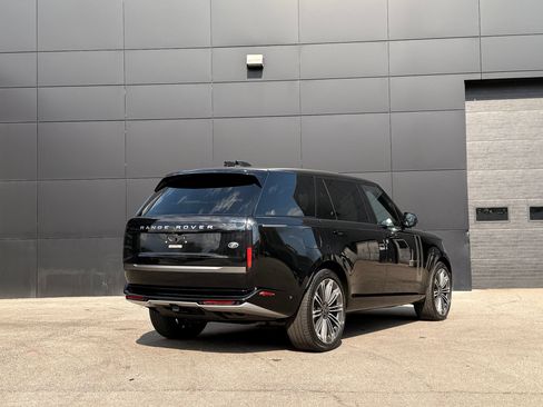 Used 2023 Land Rover Range Rover Long Wheelbase SE AWD/4WD image 5