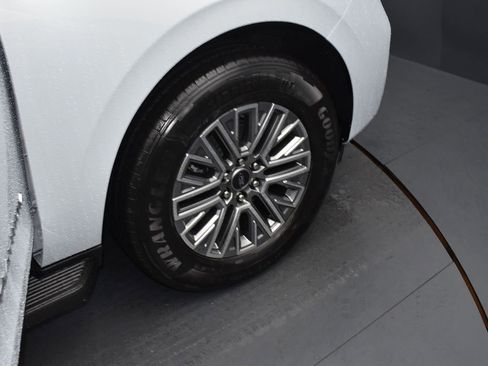 New 2026 Ford Expedition Platinum image 18