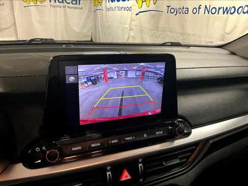 Used 2022 Kia Forte LXS w/ LXS Technology Package image 19