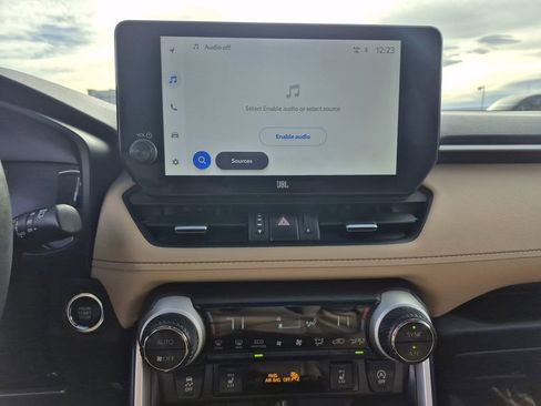 Used 2023 Toyota RAV4 XLE Premium image 8