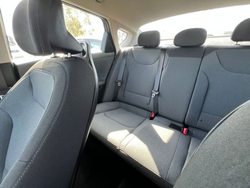 Used 2025 Kia K4 FWD image 44