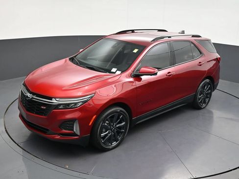 Used 2023 Chevrolet Equinox RS w/ RS Leather Package FWD image 17