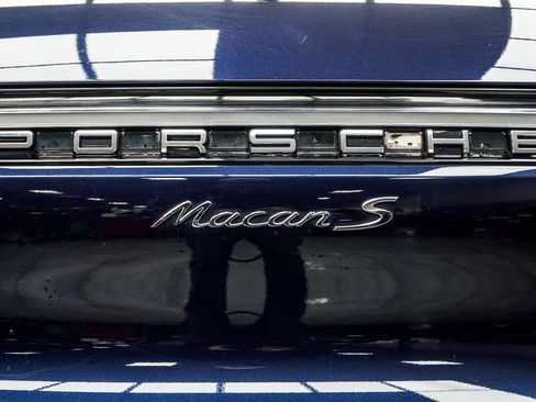 Used 2022 Porsche Macan S w/ Premium Package Plus image 19