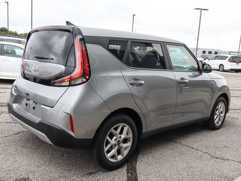 Used 2023 Kia Soul LX w/ Option Group 015 image 4