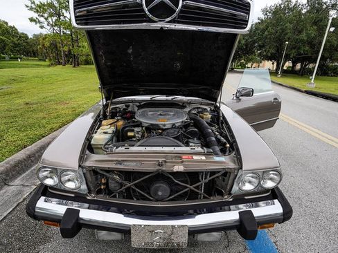 Used 1988 Mercedes-Benz 560 SL image 18