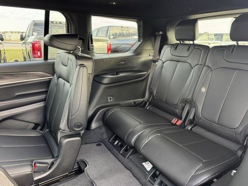 New 2025 Jeep Grand Cherokee L Limited image 30