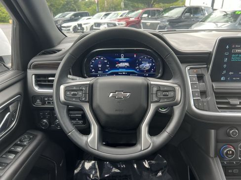 Used 2023 Chevrolet Tahoe Z71 w/ Luxury Package AWD/4WD image 16