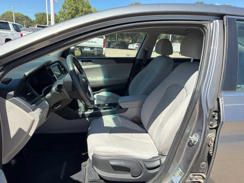 Used 2018 Hyundai Sonata SE FWD image 6