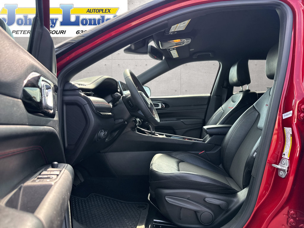 Used 2025 Jeep Compass Trailhawk AWD/4WD image 10