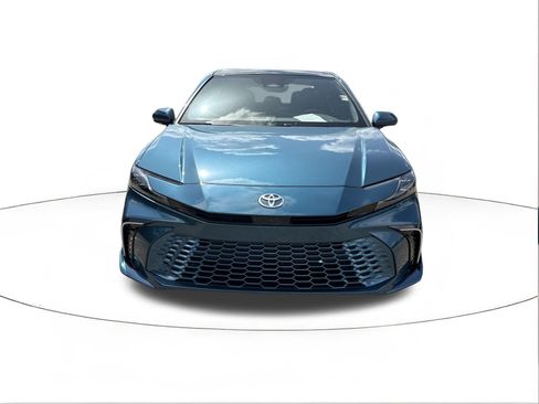 Used 2025 Toyota Camry XSE FWD image 8