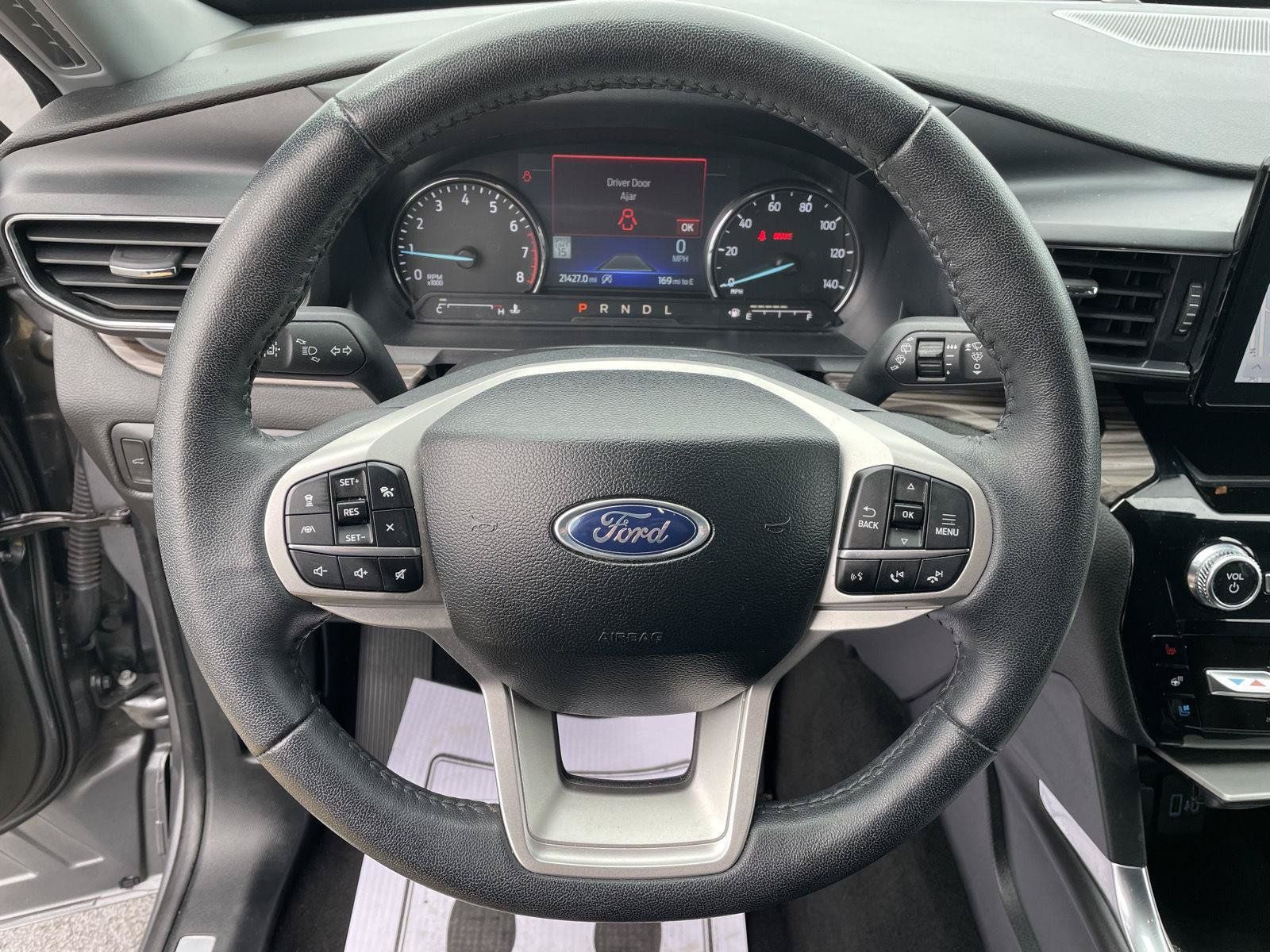 Used 2024 Ford Explorer Limited w/ Equipment Group 301A AWD/4WD image 13