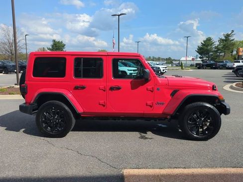 Used 2025 Jeep Wrangler Unlimited Sahara w/ Safety Group image 3