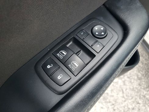 Used 2023 Dodge Challenger SXT RWD image 11