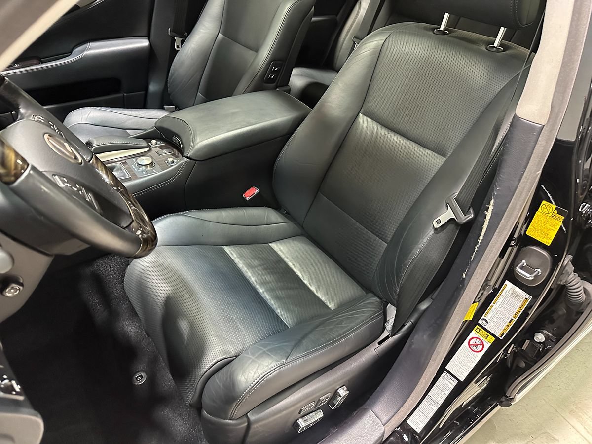 Used 2014 Lexus LS 460 AWD w/ Comfort Package image 28
