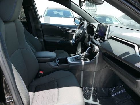 Used 2024 Toyota RAV4 SE w/ Convenience Package AWD/4WD image 27