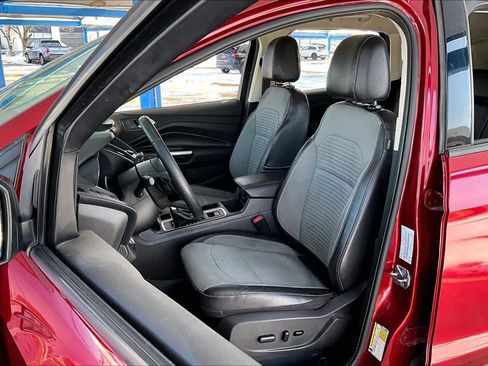 Used 2017 Ford Escape SE w/ Equipment Group 201A image 8