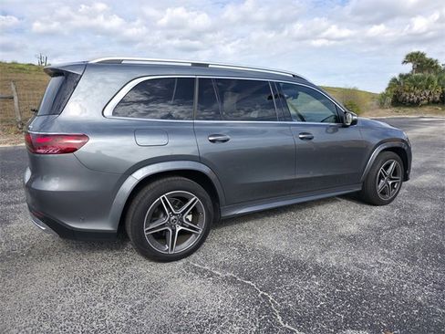 Used 2024 Mercedes-Benz GLS 450 4MATIC image 5