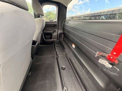 Used 2019 Toyota Tacoma SR AWD/4WD image 9