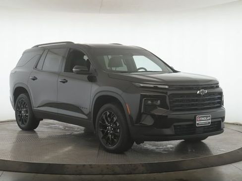 Used 2026 Chevrolet Traverse LT w/ Midnight/Sport Edition image 2