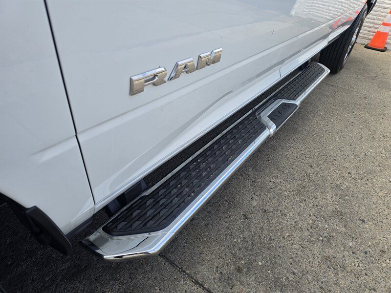Used 2024 RAM 3500 Big Horn AWD/4WD image 39