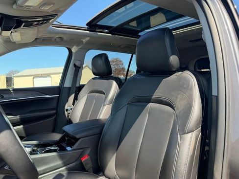 Certified 2023 Jeep Grand Cherokee L Limited AWD/4WD image 25
