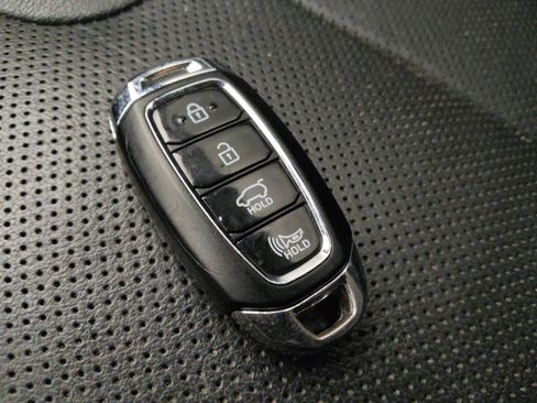 Used 2020 Hyundai Santa Fe Limited AWD/4WD image 32