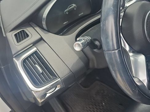Used 2022 Jaguar E-PACE SE AWD/4WD image 11