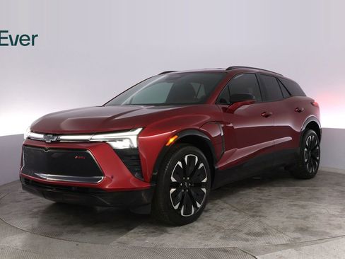 Used 2025 Chevrolet Blazer EV RS w/ Super Cruise Package AWD/4WD image 2