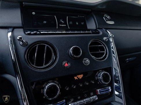 Used 2023 Rolls-Royce Cullinan image 16