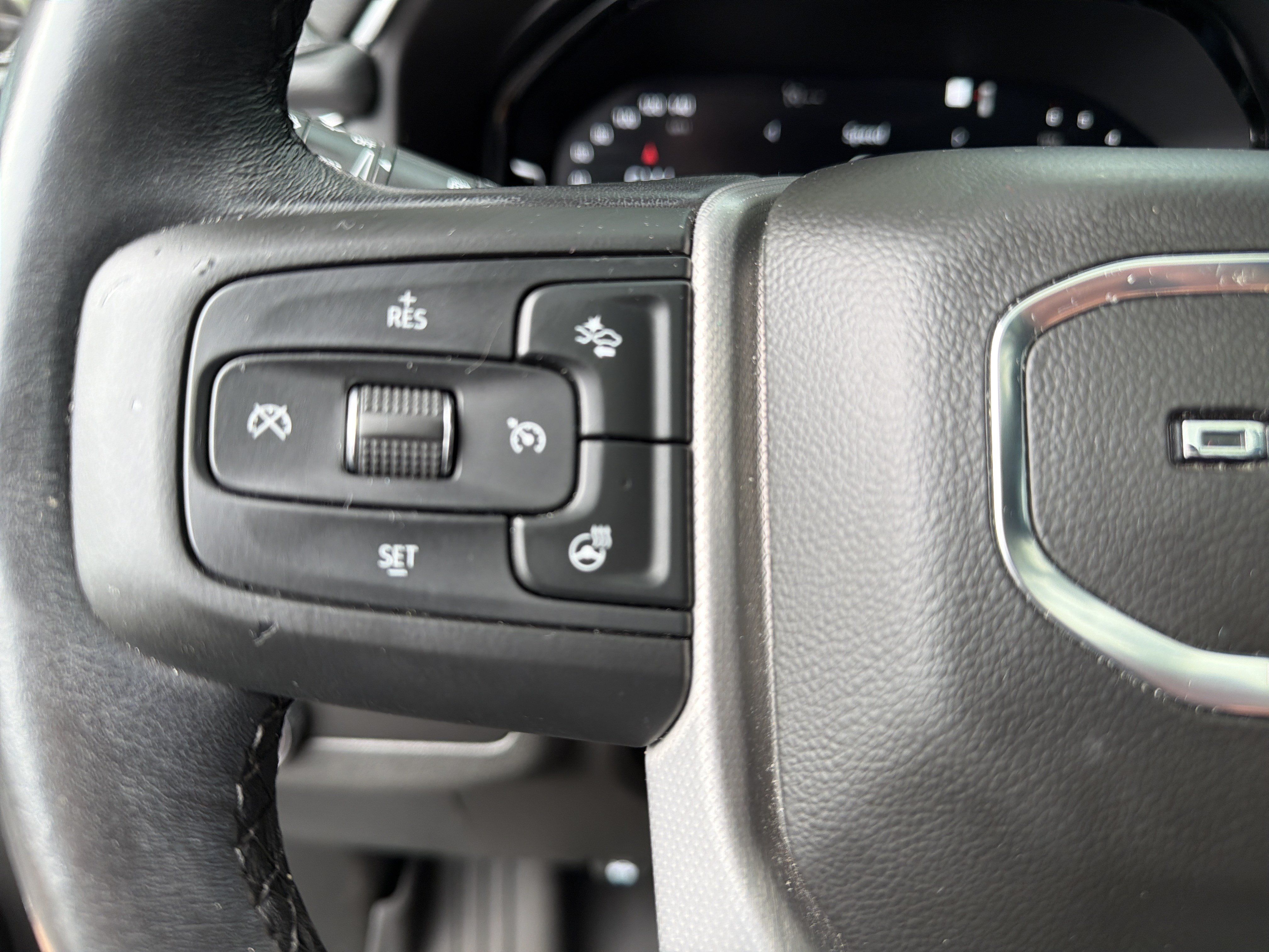 Used 2022 GMC Yukon Denali RWD image 19